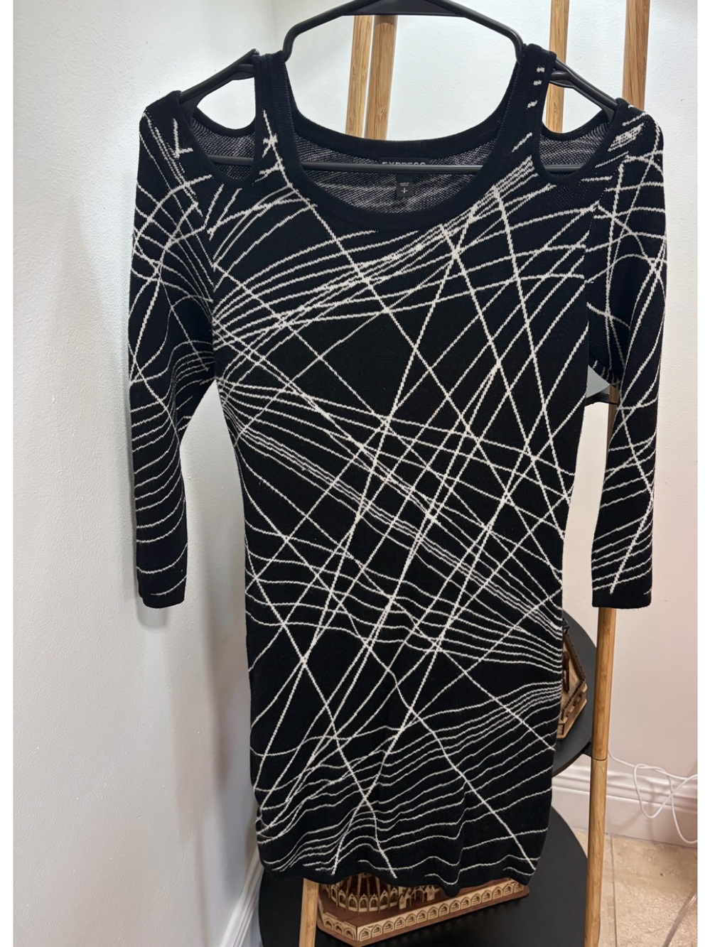 Express Black & White Cold-Shoulder Patterned Knit Tunic